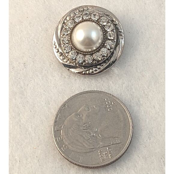 Vtge Rinestone buttons 13 Pearl Centers 7/8"Never Used Silver Color Metal - Picture 3 of 5